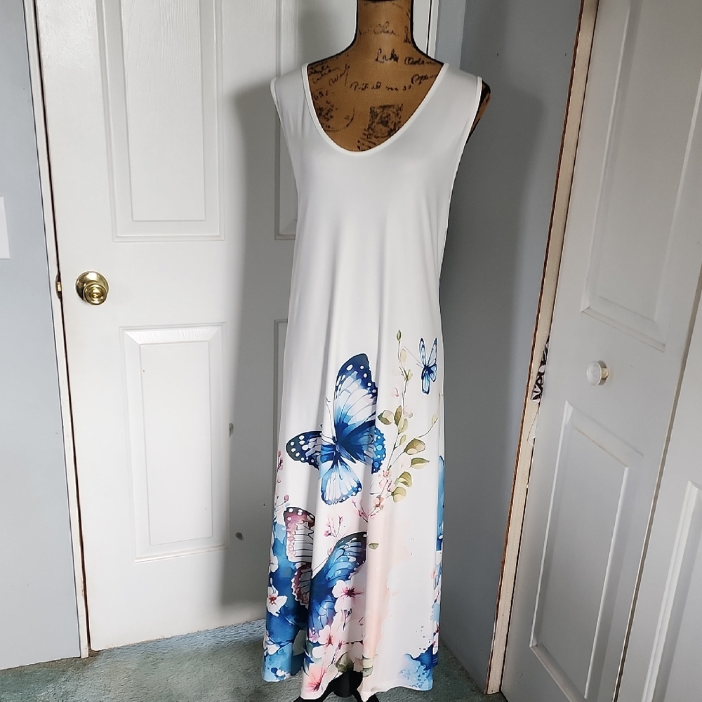 White Sleeveless Scoop Neck Sundress